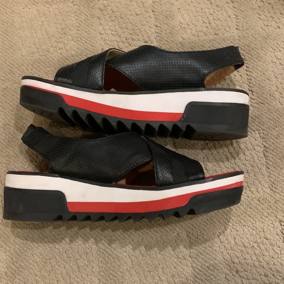 Black sandal with soft red lining. Size 8 1/2, good condition. - Picture 3 of 5